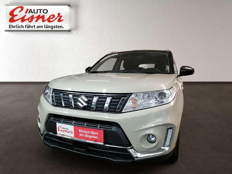Beige Gebraucht 2019 Suzuki Vitara SUV | € 16.540 (Superpreis) - Bild 1/4