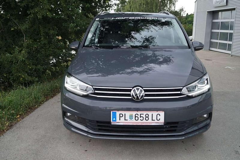 Neu VW Touran 150 PS (110 kW) 2025 Grau Van / Kleinbus