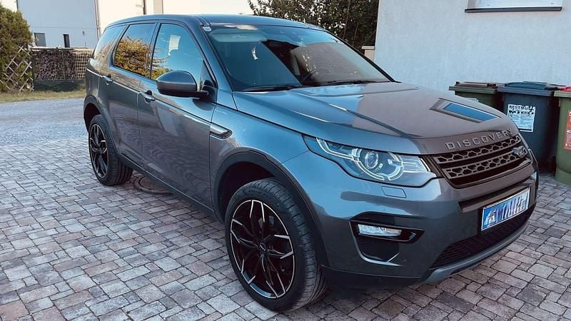 Grau Gebraucht 2018 Land Rover Discovery Sport Skyview Edition SUV | € 19.900 (Fairer Preis) - Bild 1/4