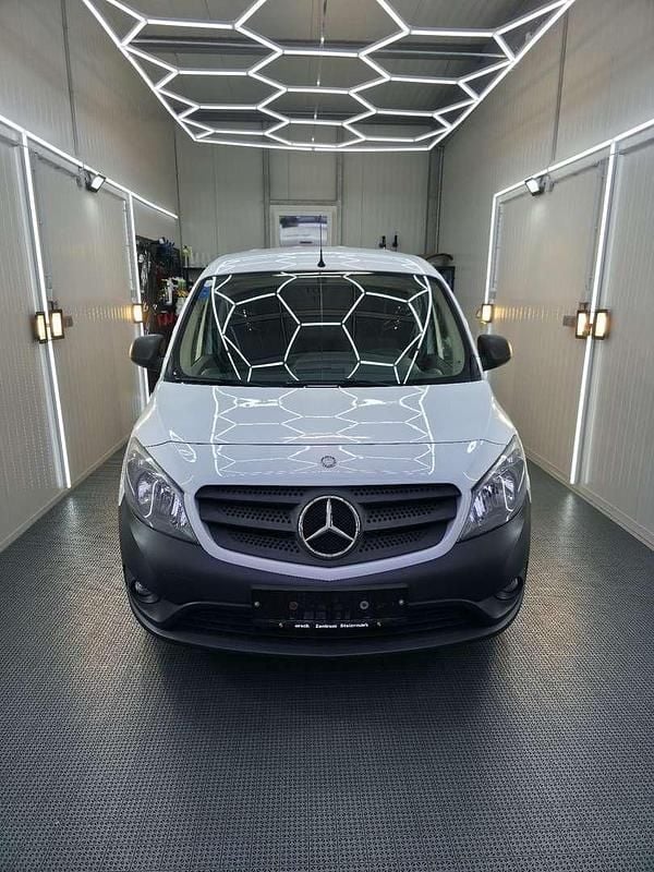 Weiß Gebraucht 2015 Mercedes Citan 108 Van / Kleinbus | € 8.999 (Fairer Preis) - Bild 1/4