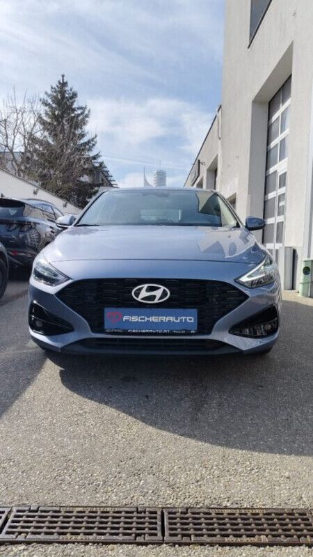 Gebraucht Hyundai i30 GO! 97 PS (71 kW) 2023 Meta blue pearl