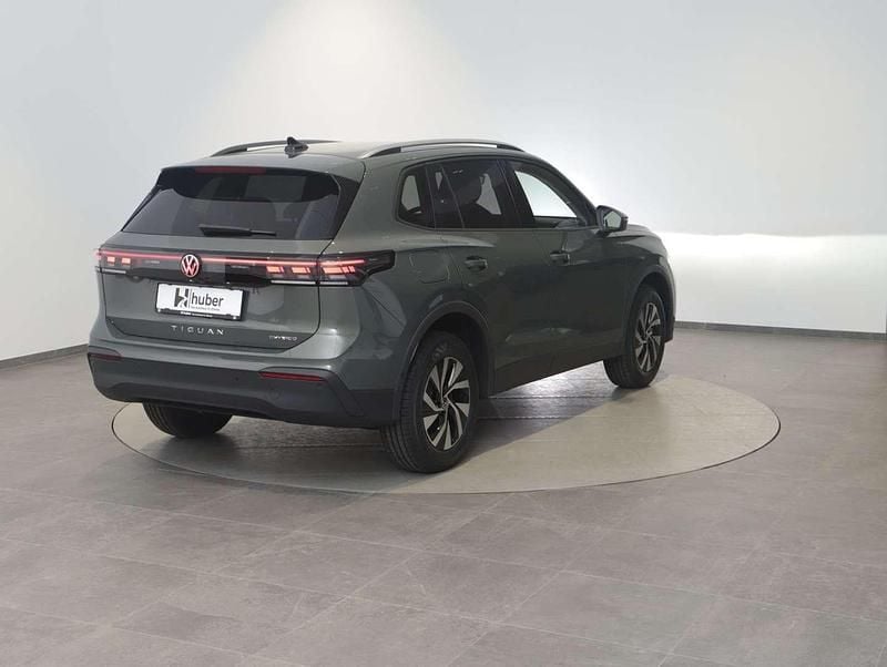 Neu VW Tiguan 204 PS (150 kW) 2025 Grün SUV
