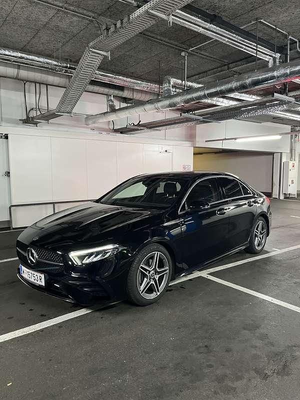 Gebraucht Mercedes CLA180 AMG line 116 PS (85 kW) 2023 Schwarz Limousine