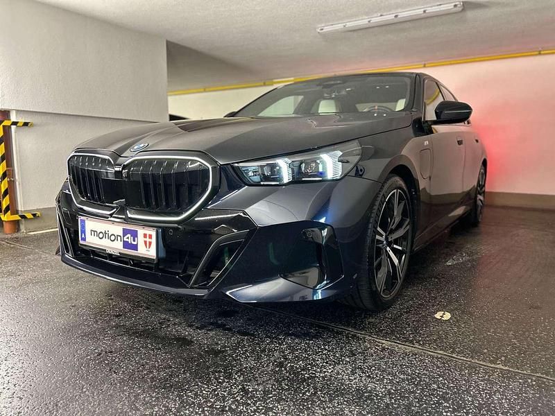 Gebraucht BMW 550e Comfort Edition 313 PS (230 kW) 2024 Limousine