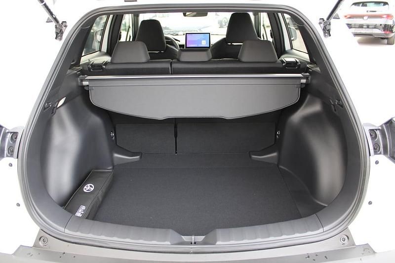 Neu Toyota Corolla Cross Active 98 PS (72 kW) 2025 Weiss  normal SUV