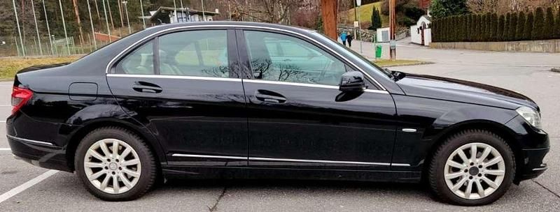 Schwarz Gebraucht 2009 Mercedes C280 Avantgarde Limousine | € 8.000 - Bild 1/4