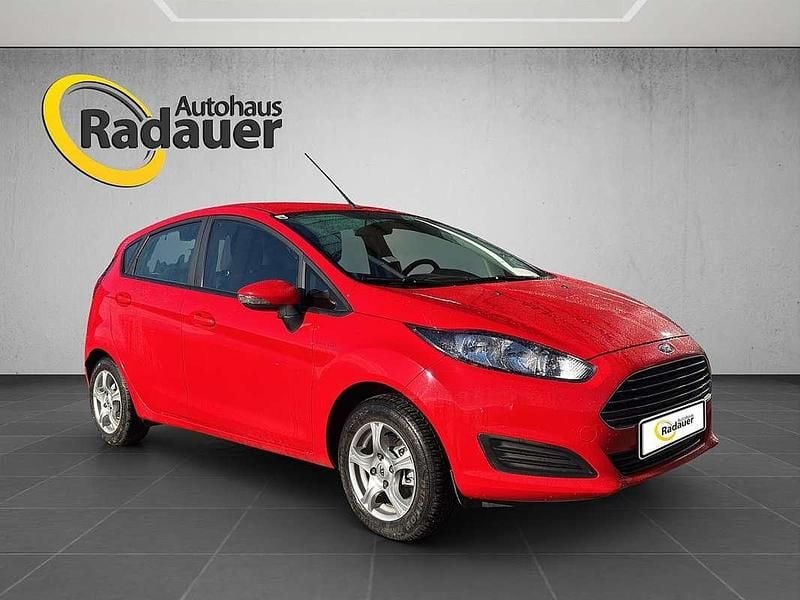 Gebraucht Ford Fiesta 80 PS (58 kW) 2014 Rot Limousine
