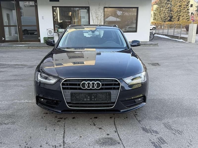 Gebraucht Audi A4 150 PS (110 kW) 2015 Blau Kombi