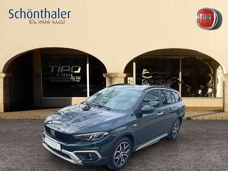 Grün Gebraucht 2024 Fiat Tipo Cross Kombi | € 25.980 (Teuer) - Bild 1/4