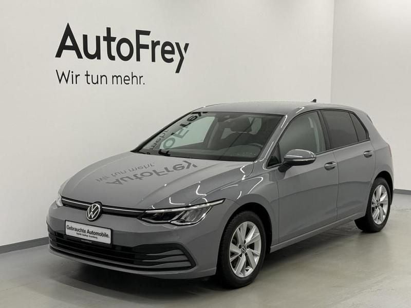 Gebraucht VW Golf VIII Life 110 PS (80 kW) 2021 Grau Limousine