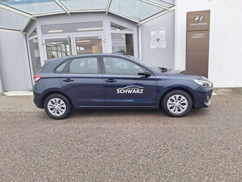 Gebraucht Hyundai i30 99 PS (72 kW) 2020 Blau Limousine