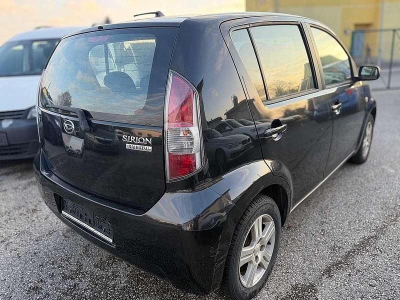 Gebraucht Daihatsu Sirion 69 PS (50 kW) 2008 Schwarz Kleinwagen