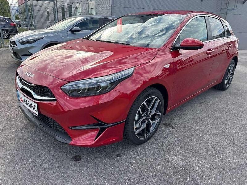 Neu Kia Ceed Silver 140 PS (102 kW) 2025 Kleinwagen