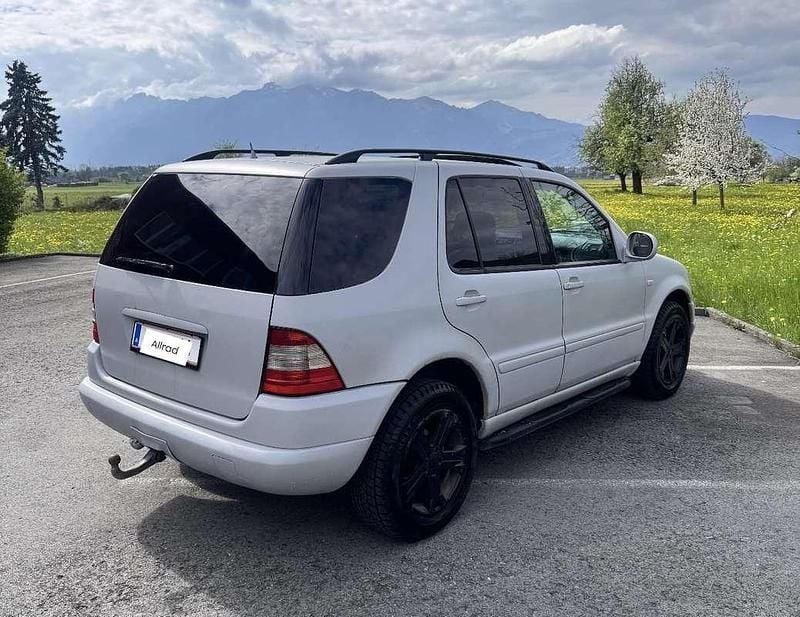 Gebraucht Mercedes ML270 163 PS (119 kW) 2003 SUV