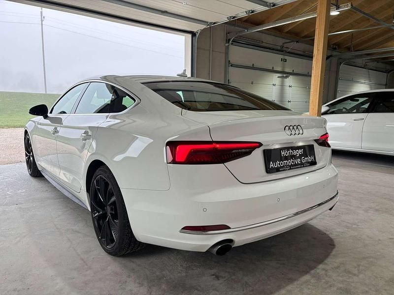 Weiß Gebraucht 2017 Audi A5 Design Coupé | € 23.899 (Fairer Preis) - Bild 1/4