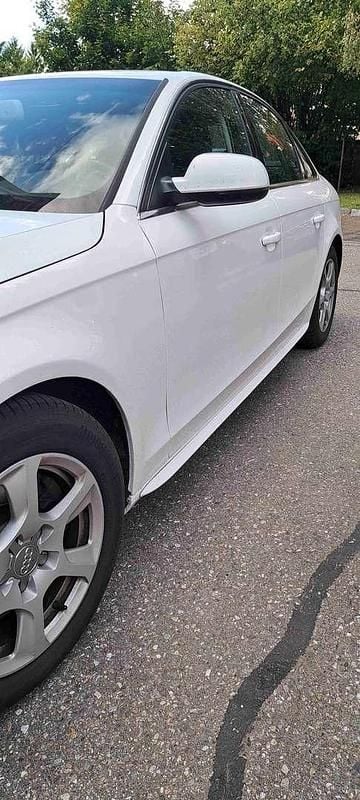 Weiß Gebraucht 2010 Audi A4 Limousine | € 7.777 (Guter Preis) - Bild 1/4