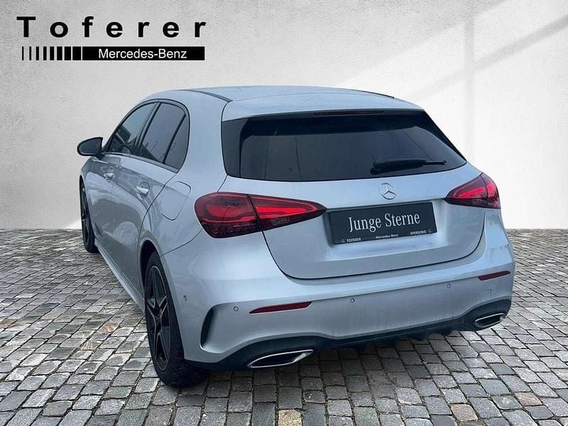 Gebraucht Mercedes A180 AMG line 116 PS (85 kW) 2023 Silber Limousine