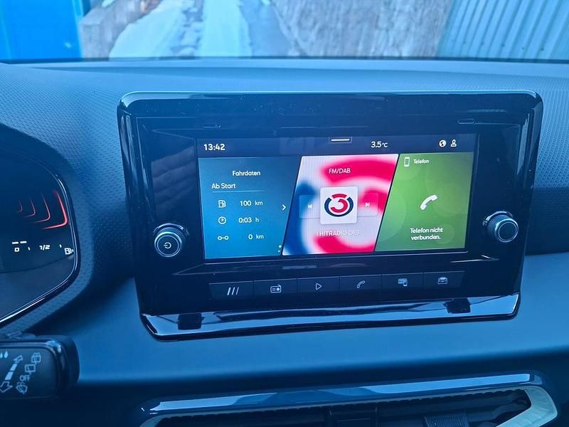 Neu Seat Ibiza Style 95 PS (69 kW) 2026 Hellgrau  metallic