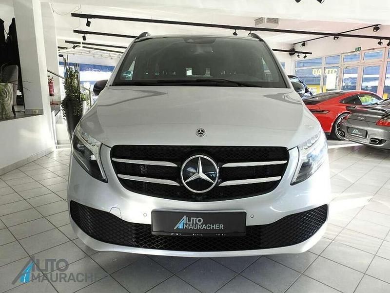 Gebraucht Mercedes V220 163 PS (119 kW) 2022 Silber Van / Kleinbus