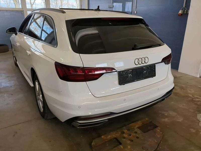 Gebraucht Audi A4 Ambiente 163 PS (119 kW) 2022 Weiß Kombi
