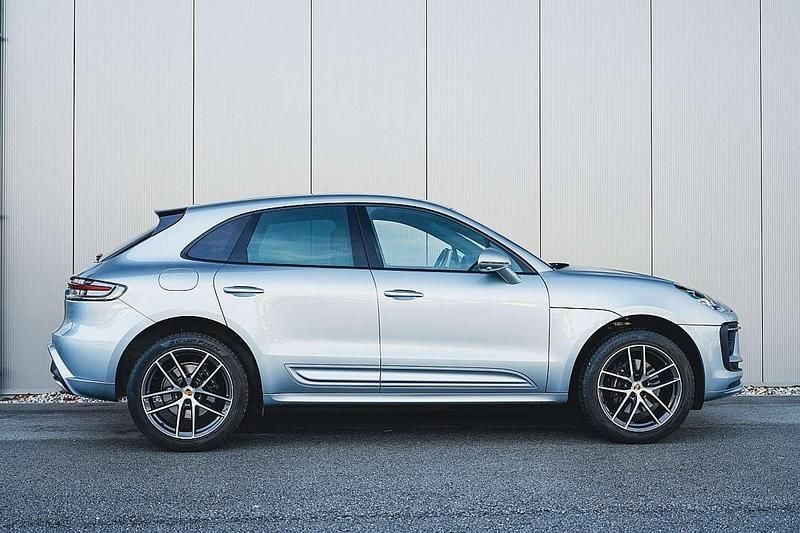 Silber Gebraucht 2023 Porsche Macan SUV | € 75.900 (Fairer Preis) - Bild 1/4