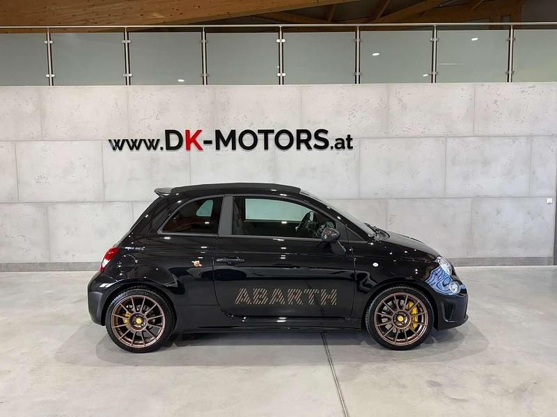 Schwarz Gebraucht 2023 Abarth 695C Cabrio | € 34.990 - Bild 1/4