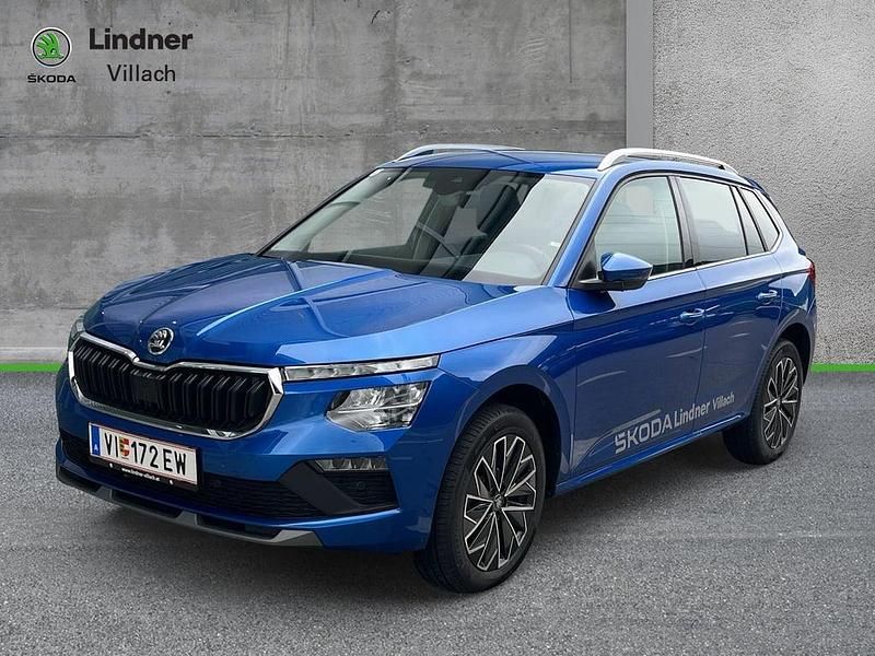 Mittelblau metallic Neu 2025 Skoda Kamiq Selection SUV | € 29.690 (Fairer Preis) - Bild 1/4