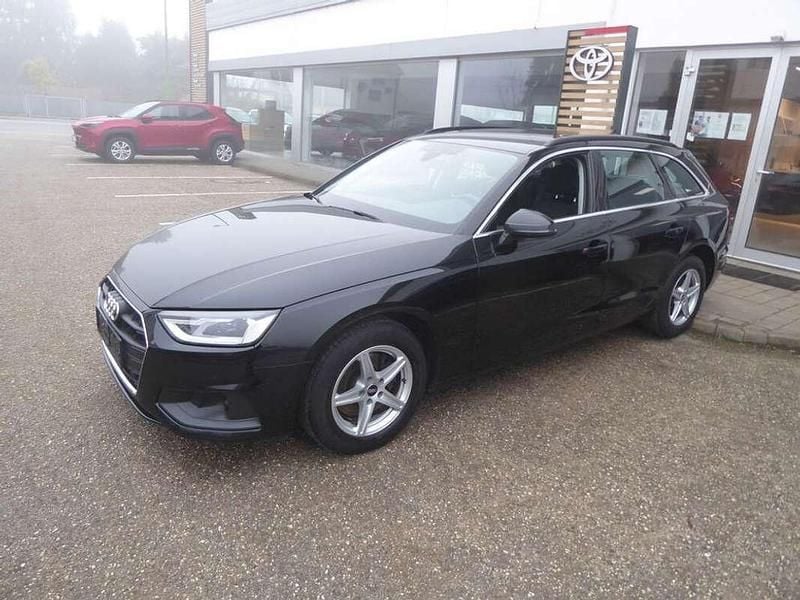 Gebraucht Audi A4 163 PS (119 kW) 2021 Schwarz Kombi
