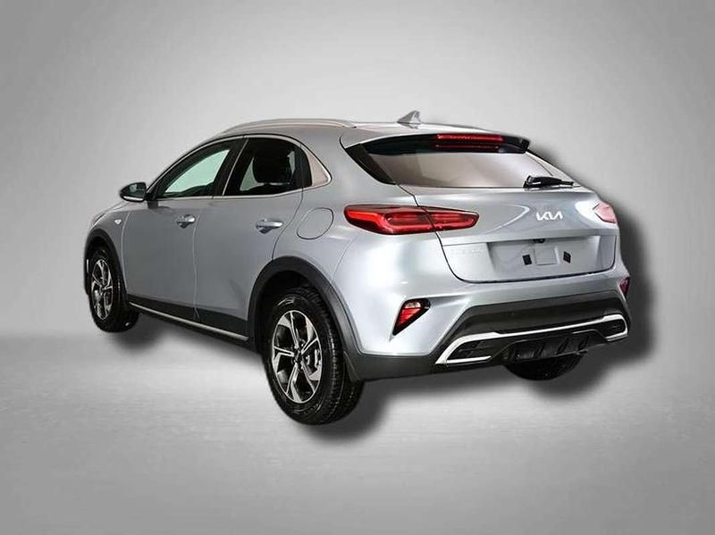 Neu Kia XCeed 116 PS (85 kW) 2025 Silber SUV