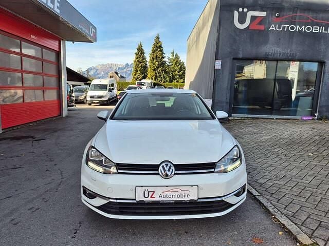 Gebraucht VW Golf VII Comfortline 86 PS (63 kW) 2018 Weiß Kleinwagen