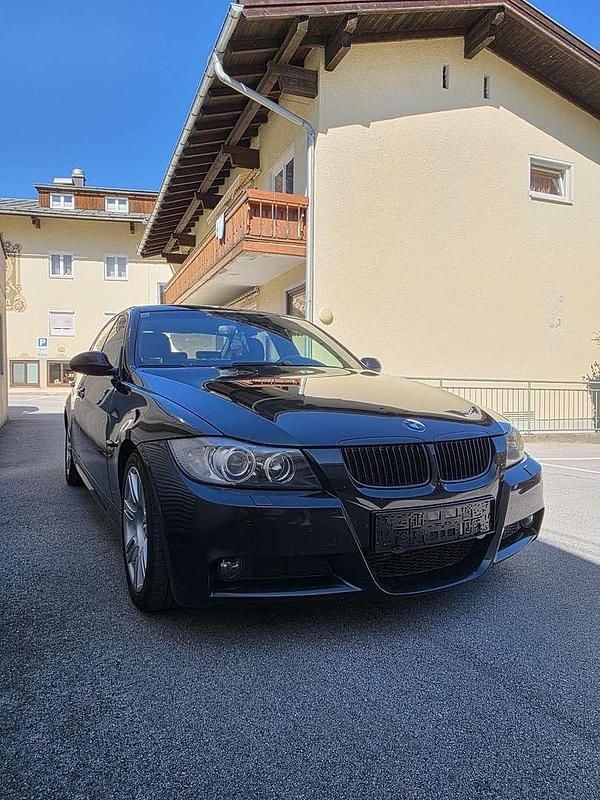 Schwarz Gebraucht 2007 BMW 330 Shadowline Limousine | € 6.000 - Bild 1/4