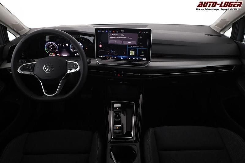 Neu VW Golf VIII Edition 204 PS (150 kW) 2025 Delphingrau metallic Limousine