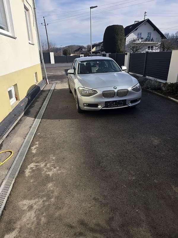 Gebraucht BMW 118 143 PS (105 kW) 2012 Silber Kleinwagen