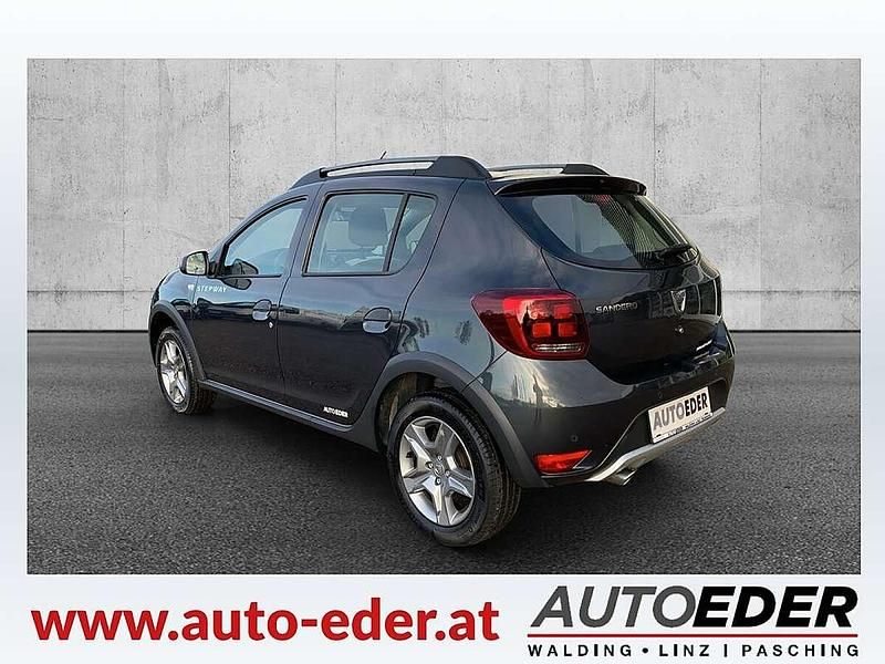 Gebraucht Dacia Sandero Stepway 90 PS (66 kW) 2020 Grau Limousine