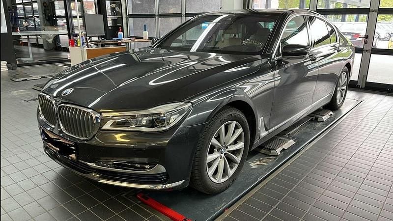 Gebraucht BMW 730 265 PS (194 kW) 2016 Limousine