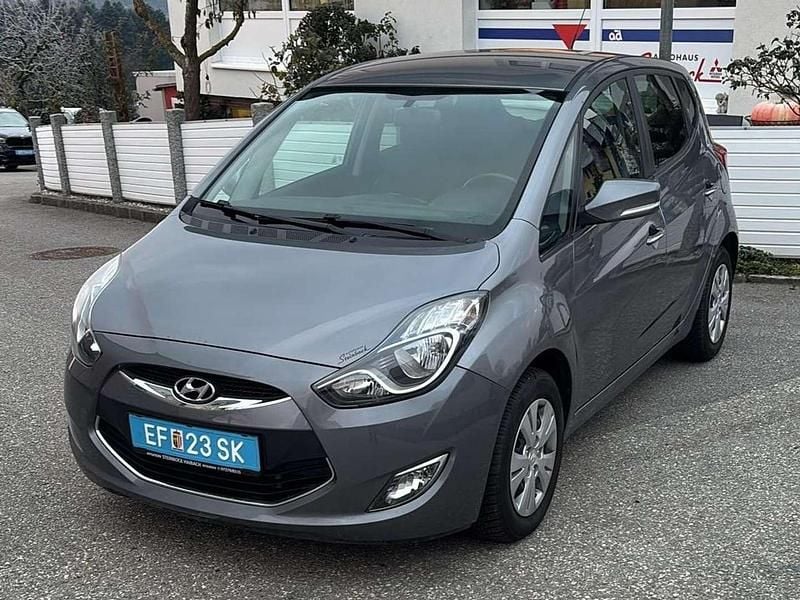 Gebraucht Hyundai ix20 Comfort 116 PS (85 kW) 2012 Grau Kleinwagen