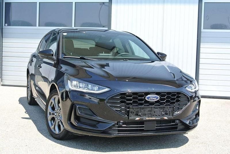 Gebraucht Ford Focus ST-Line X 120 PS (88 kW) 2022 Schwarz Kleinwagen