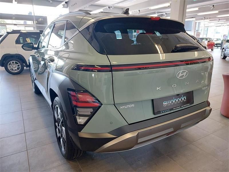 Gebraucht Hyundai Kona GO! 93 PS (68 kW) 2024 Mirage green  grün SUV