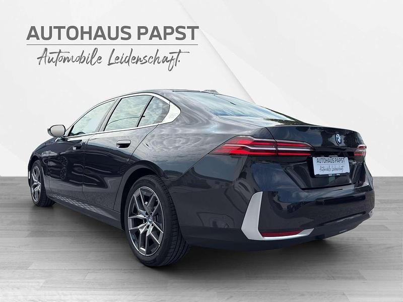 Gebraucht BMW 530 190 PS (139 kW) 2024 Grau Limousine