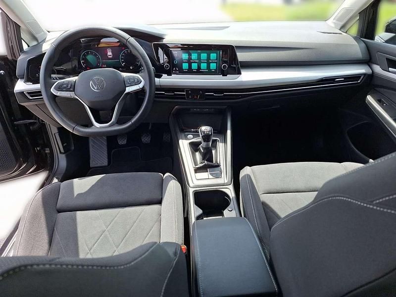 Gebraucht VW Golf VIII Life 110 PS (80 kW) 2023 Schwarz Kombi