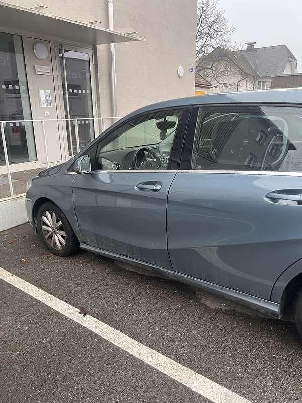 Gebraucht Mercedes B180 109 PS (80 kW) 2014 Van / Kleinbus