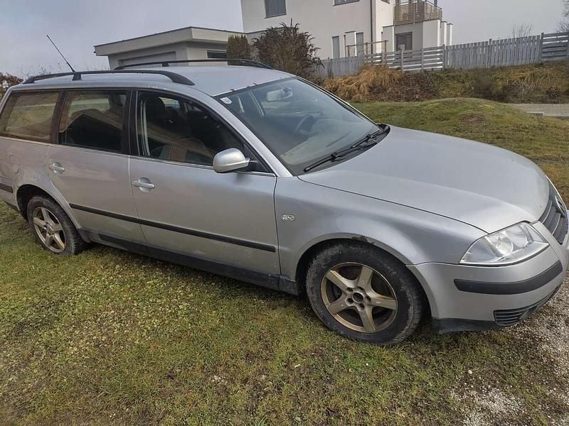 Gebraucht VW Passat Business 131 PS (96 kW) 2003 Kombi