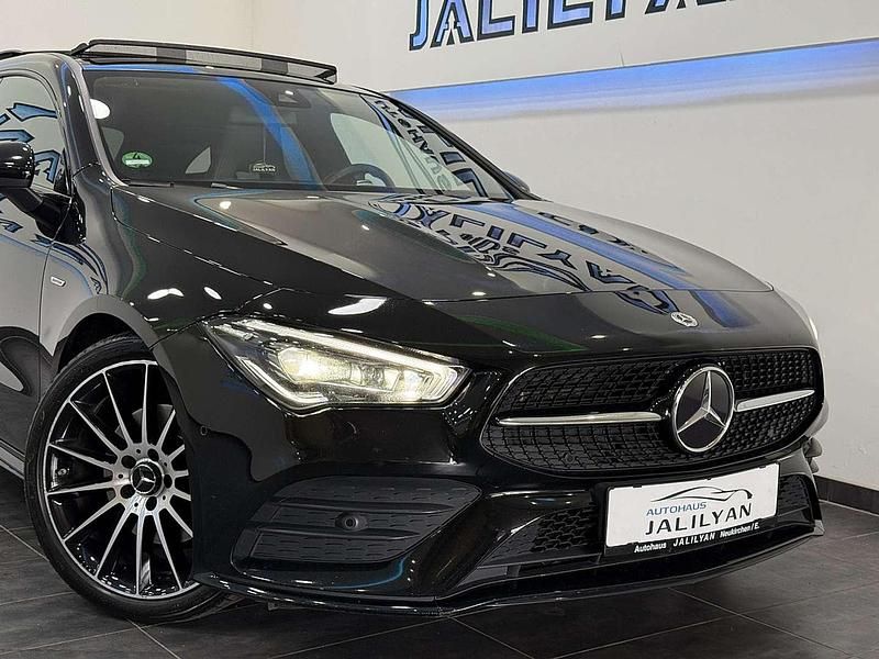 Gebraucht Mercedes CLA220 Shooting Brake AMG line 190 PS (139 kW) 2021 Schwarz Kombi