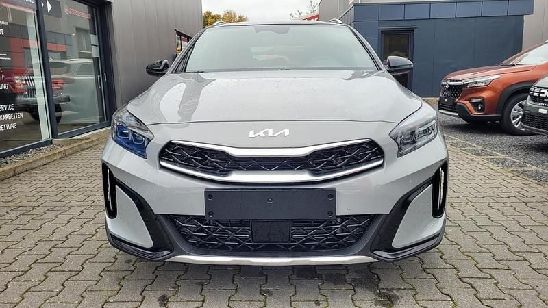 Neu Kia XCeed 179 PS (131 kW) 2025 Grau SUV