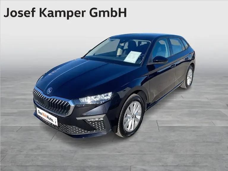 Schwarz metallicperleffektno Neu 2025 Skoda Scala Essence Kleinwagen | € 22.990 (Guter Preis) - Bild 1/4