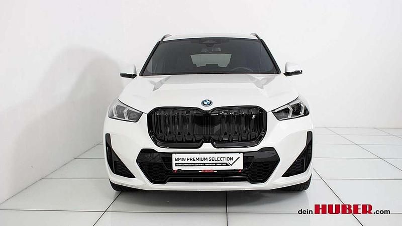 Gebraucht BMW iX1 Shadowline 200 kW (272 PS) 2023 Mineralweiß SUV
