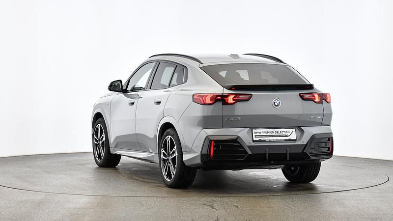 Gebraucht BMW iX2 Shadowline 150 kW (204 PS) 2025 M brooklyn grau SUV