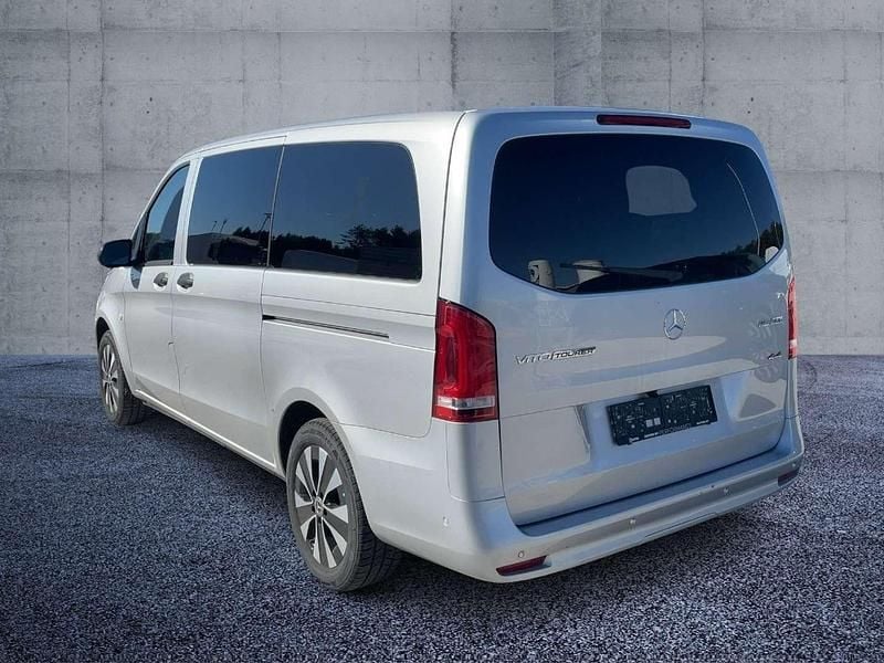 Gebraucht Mercedes Vito 163 PS (119 kW) 2023 Silber Van