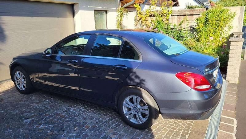 Gebraucht Mercedes C180 116 PS (85 kW) 2015 Grau Limousine