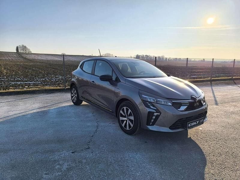 Neu Mitsubishi Colt Invite 91 PS (66 kW) 2025 Grau Kleinwagen